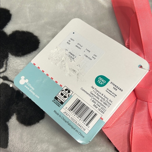 NWT! Mickey & Minnie Blanket - Picture 5 of 5